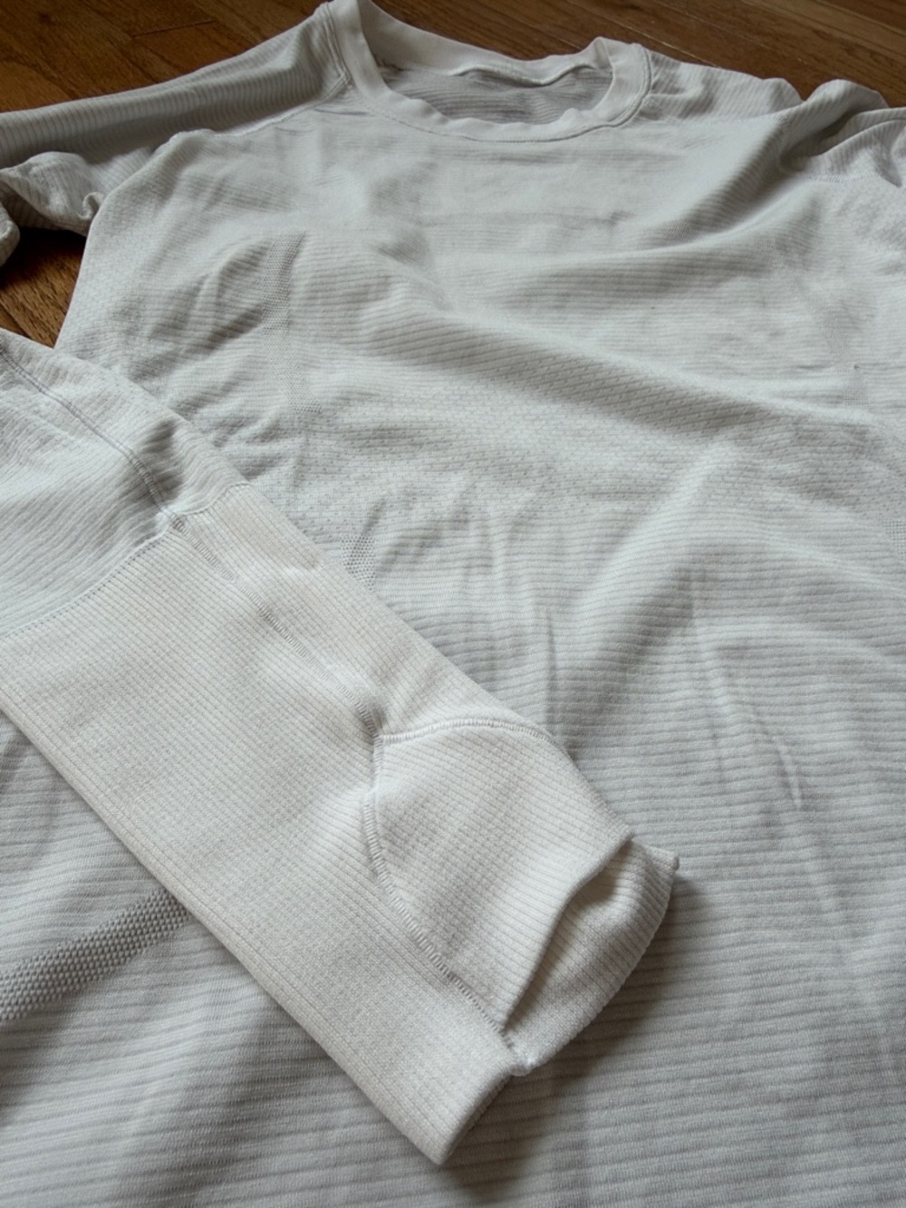 Lululemon Long-Sleeve Crew Neck Shirt - Picture 3 of 6